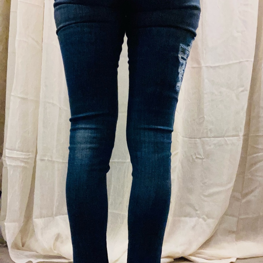 Distressed Skinny Jeans - Picture 4 of 4